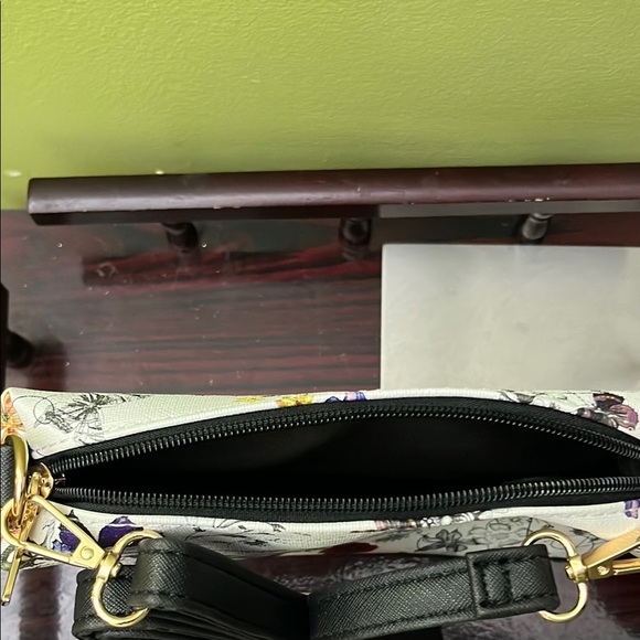 🆕 XOXO Floral Women's Wristlet & Purse Set - Picture 15 of 16